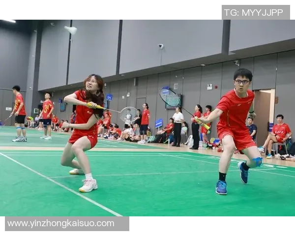 羽毛球的魅力与技巧:深入重庆羽毛球队的训练与战术揭秘 羽毛球的魅力与技巧:深入重庆羽毛球队的训练与战术揭秘